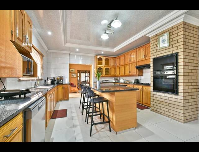 4 BEDROOM HOUSE FOR SALE IN GLENANDA